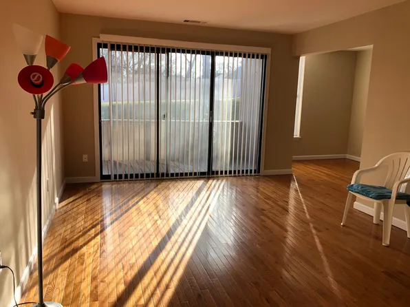 70 Shrewsbury Green Dr Unit H, Shrewsbury, MA 01545