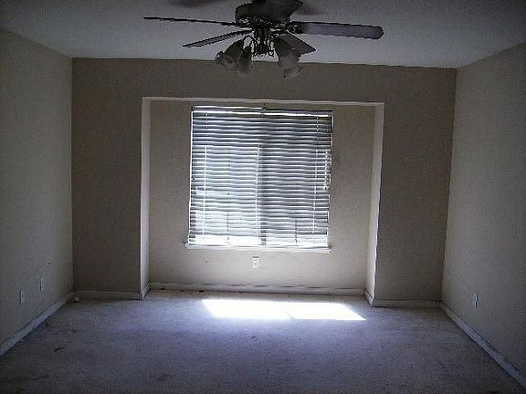 4th image of 626 Comstock Ln