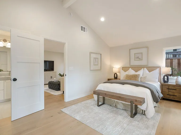 564 Orange Ave — Photo 12