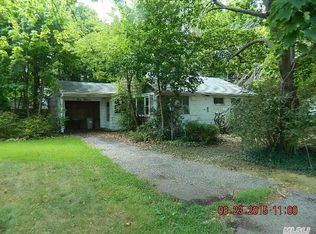 413 2nd Ave W, East Northport, NY 11731