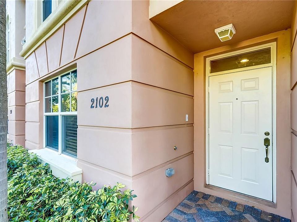 1st image of 1033 NE 17th Way #2102