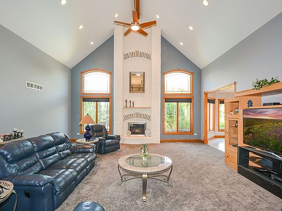4th image of 11871 Coquille Dr