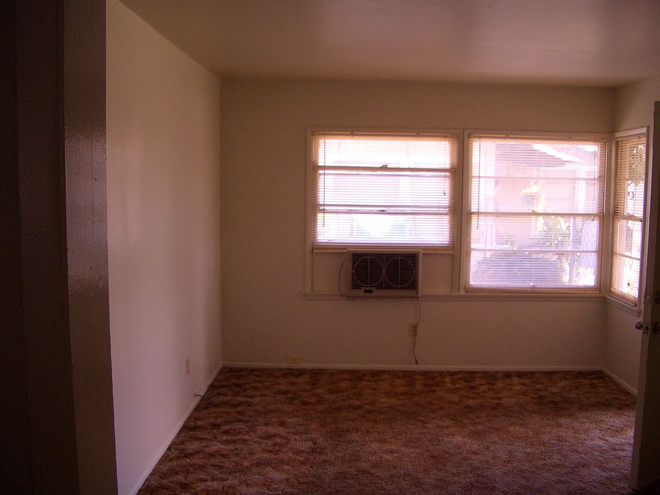 2nd image of 124 E 16th St