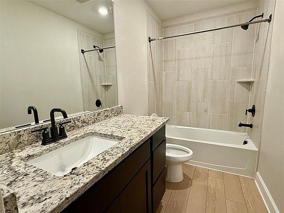 4th image of 1104 Witherspoon Ln #1104