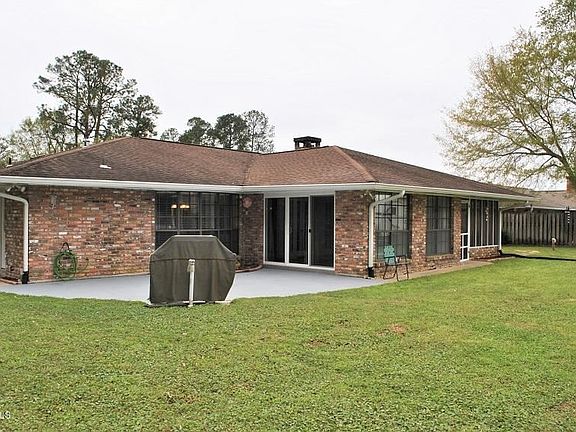 5th image of 741 Parkwood Dr