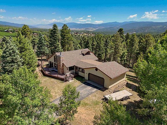 2nd image of 22 Acoma Circle