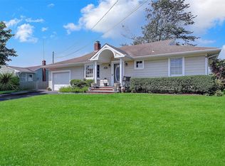 30 Bonita Rd, East Quogue, NY 11942