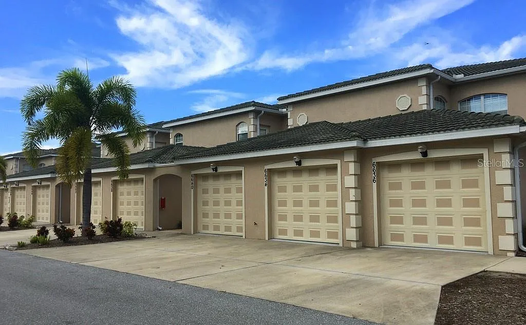 3 bed, 2.0 bath, 1610 sqft, $3,600 — Photo 1