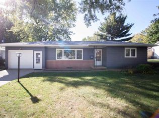 812 Loretta Ave, Waterloo, IA 50702