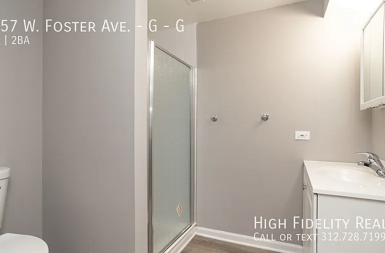 1057 W Foster Ave #G — Photo 14