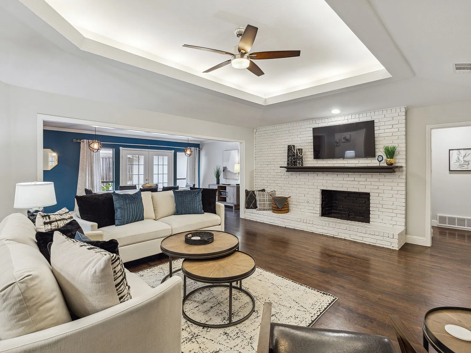 4 bed, 2.5 bath, 2640 sqft, $9,558 — Photo 4