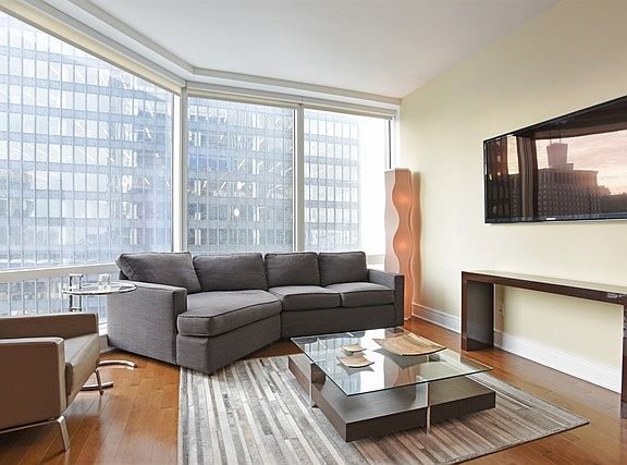 2nd image of 401 N Wabash Ave Unit 38g