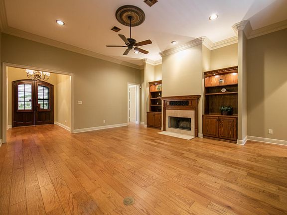3rd image of 312 Ambergris Ln