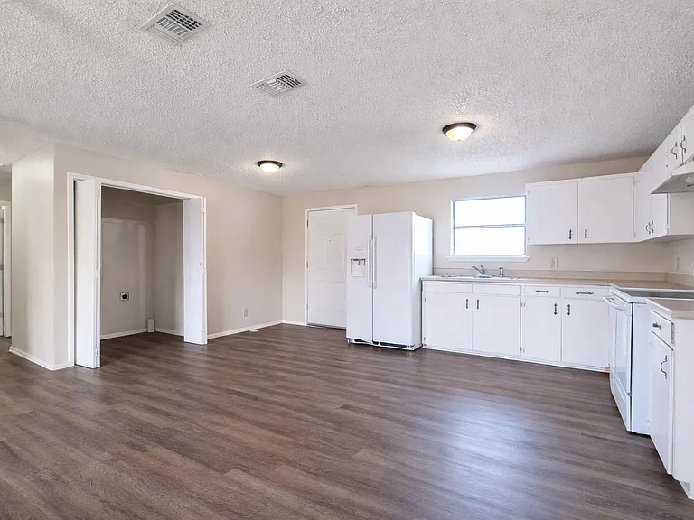7518 Chaparral Run — Photo 2