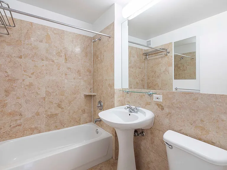 360 W 43rd St #N4H — Photo 5