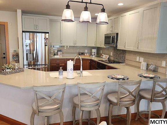 4th image of 809 7th Ave N APT 306