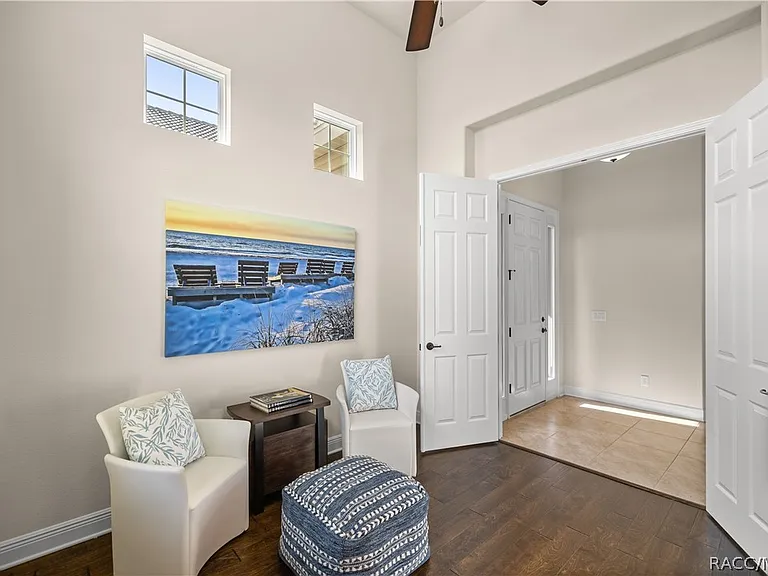 1335 W Greenmeadow Path — Photo 33