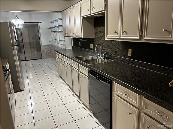4th image of 436 Toronto Ave APT 27