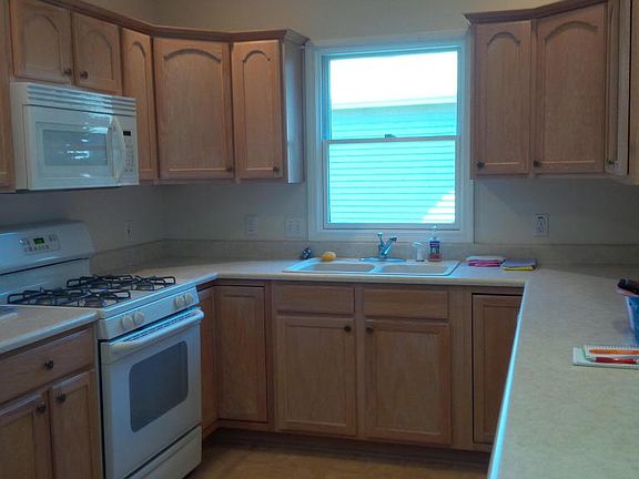 3rd image of 746 Bayberry Ln #60