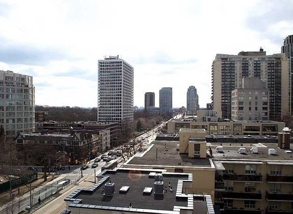 5th image of 6 Parkwood Ave #711