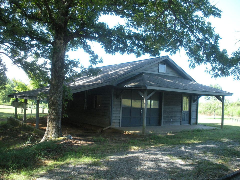 2nd image of 2168 Douglas Rd