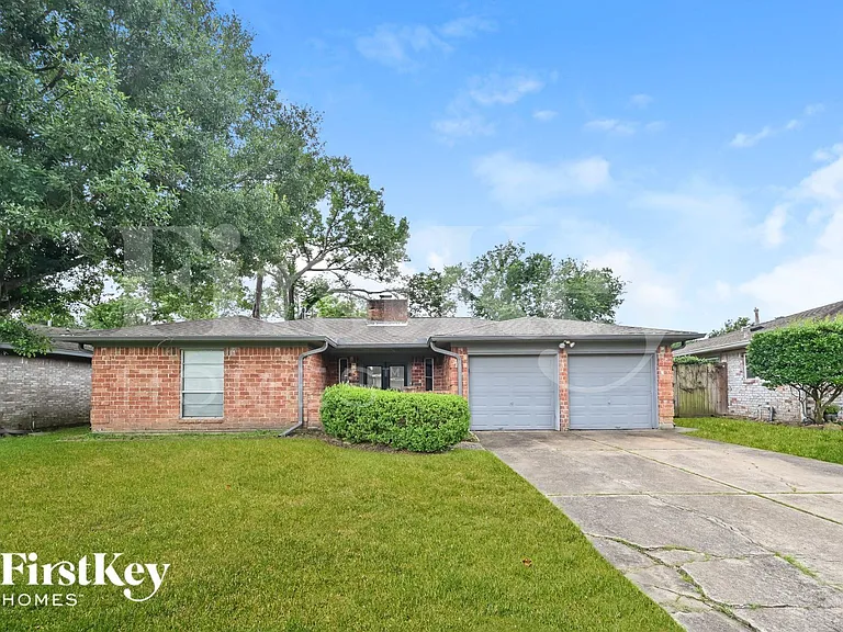 13706 Oleoke Ln — Photo 1