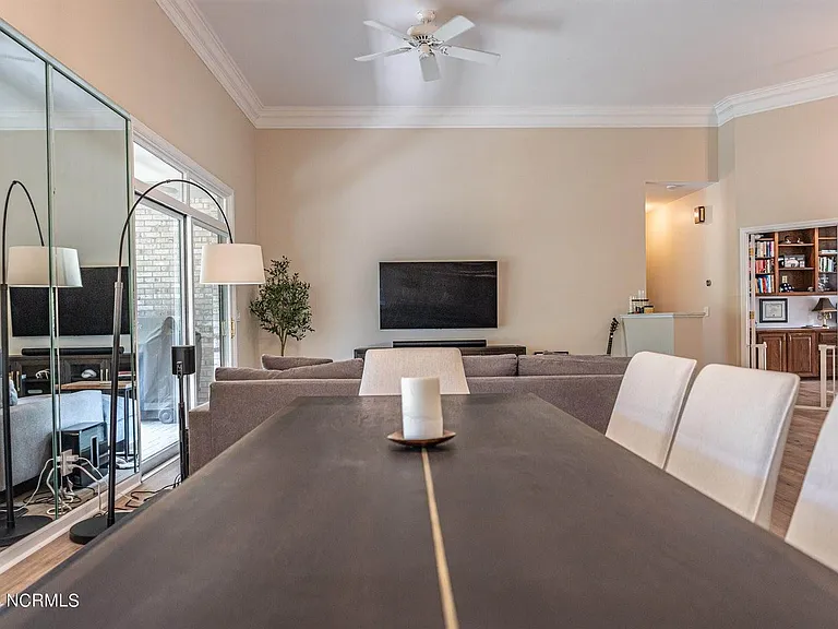 215 Plantation Dr — Photo 22