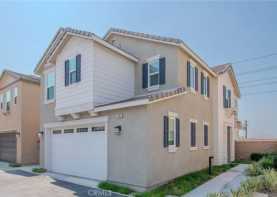 1592 Redwoods Drive Pl
