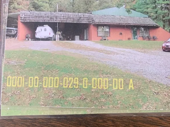 1821 E Main St, Wilburton, OK 74578