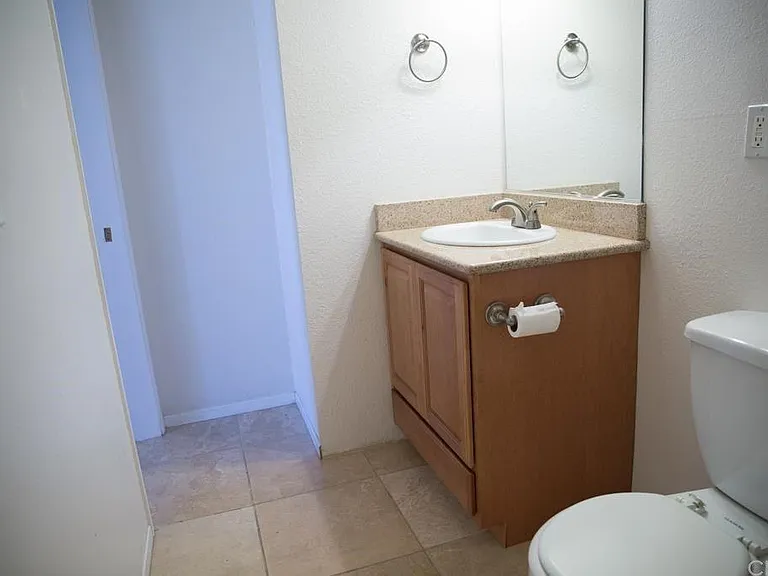1605 E 2nd St #305 — Photo 13
