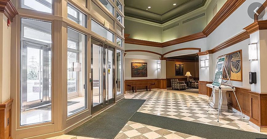 Concierge Desk/Main Entry