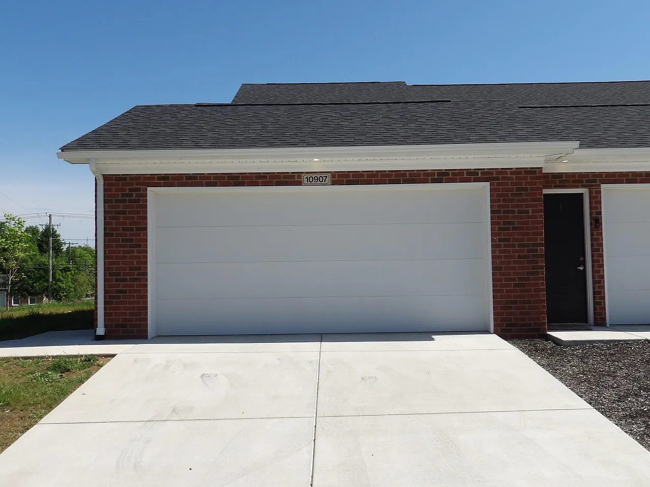2 bed, 1300 sqft, $1,995 — Photo 3