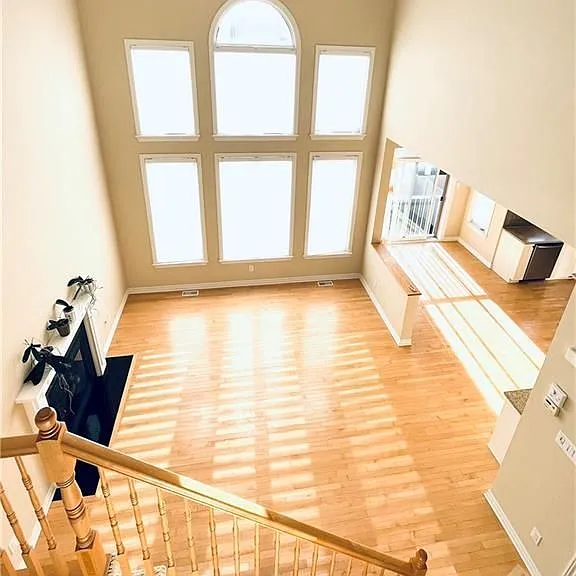 195 Keyrock Dr — Photo 2