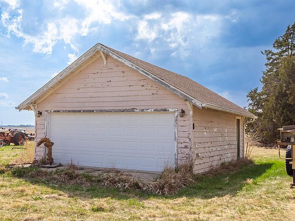 3rd image of 17275 W Dld Rd