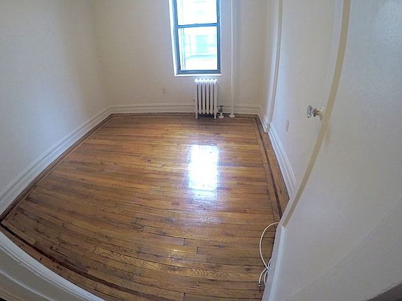 5th image of 3252 41st St APT 2E
