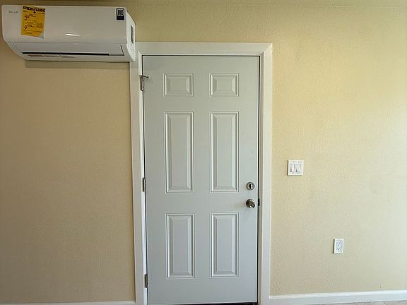 4th image of 713 Richmind Ct #A