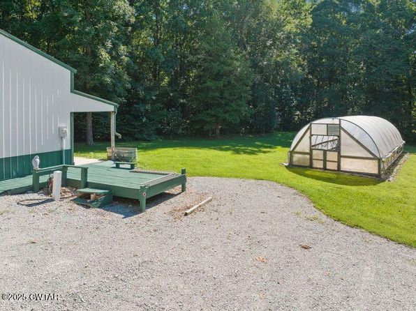 1273 Palmer Rd, Lexington, TN 38351
