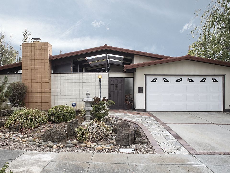 1st image of 731 Bantry Ct