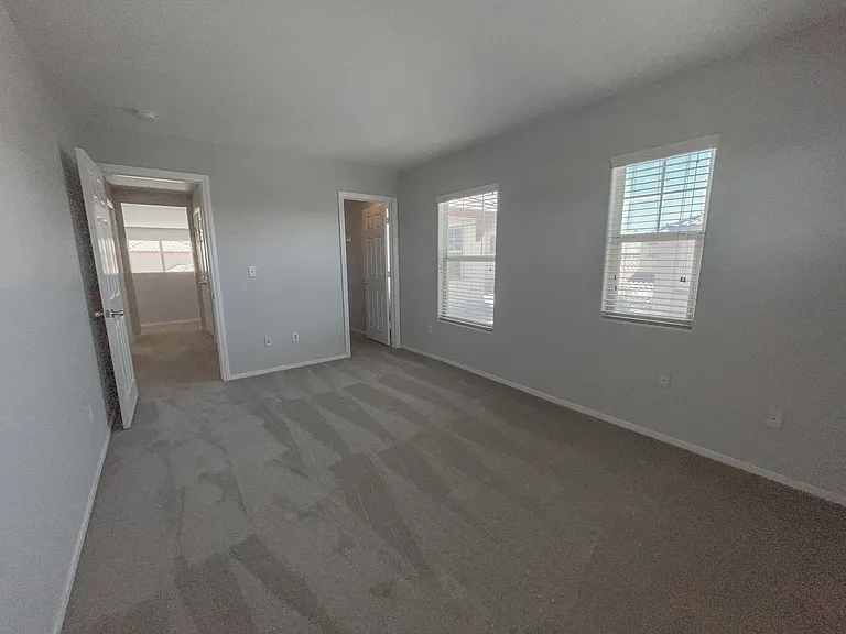 5646 Saint Elias St — Photo 54