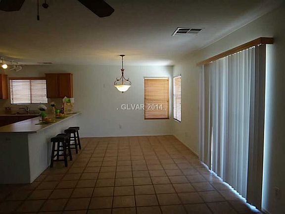 3rd image of 6270 Stone Hollow Ave