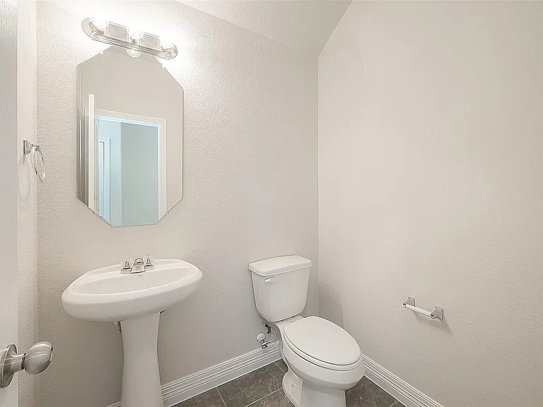 40712 Guillemont Ln — Photo 17