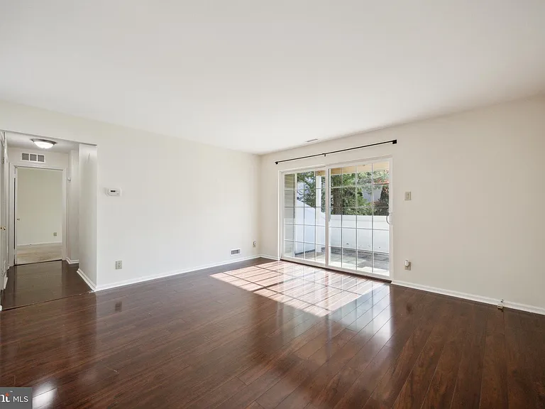 4305A Fenwick Ln — Photo 4