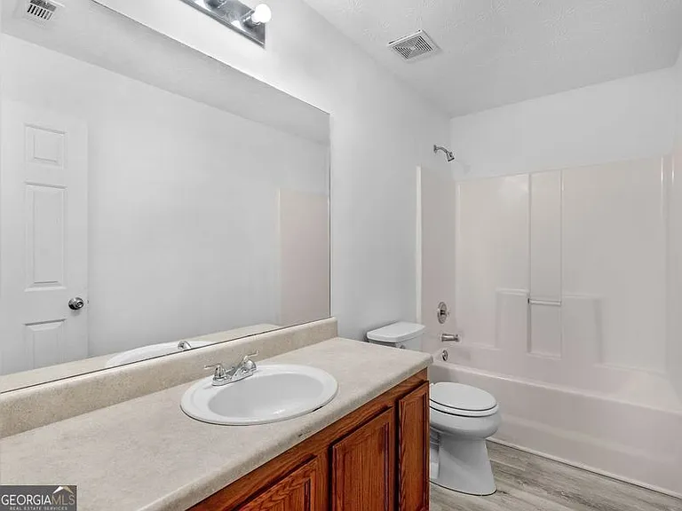 305 Nunnally Dr — Photo 35