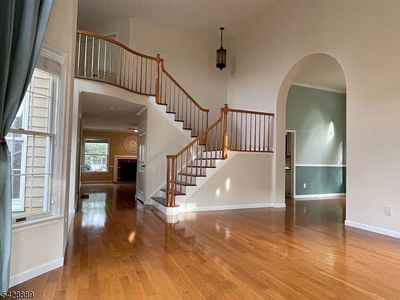 5th image of 111 Autumn Ridge Rd