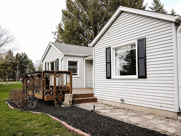 2nd image of 3014 Green Bay ROAD