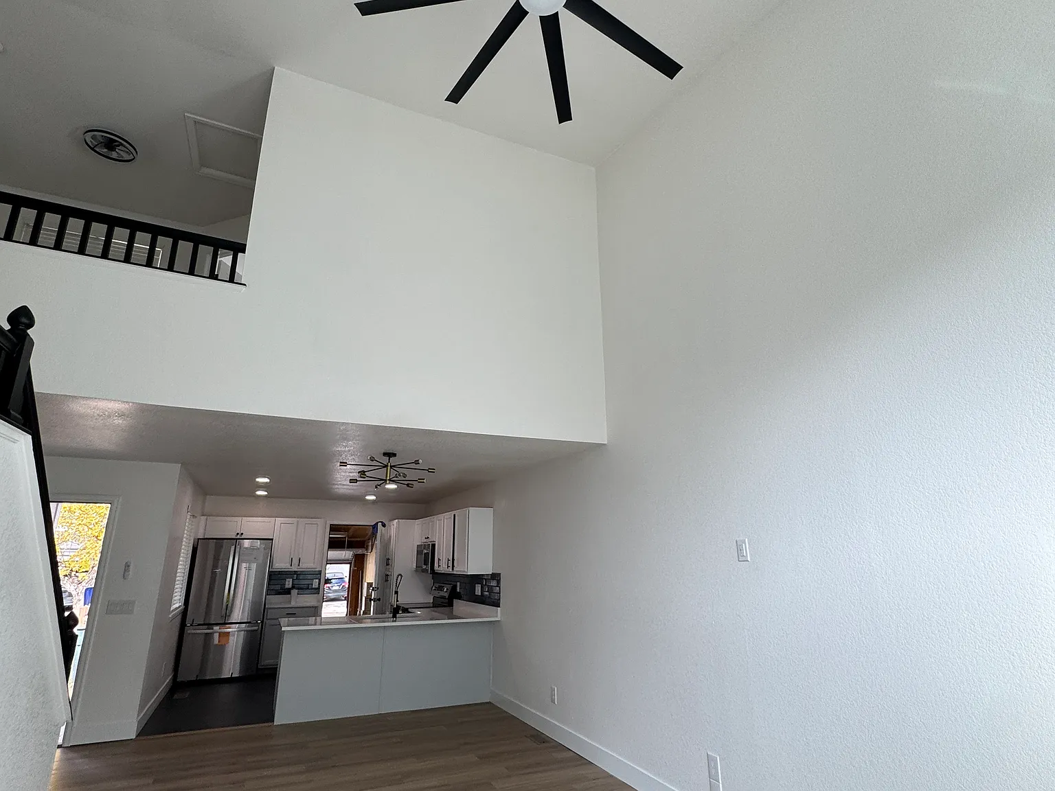 4 bed, 2159 sqft, $2,875 — Photo 3