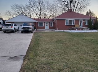 758 Nadeau Rd, Monroe, MI 48162