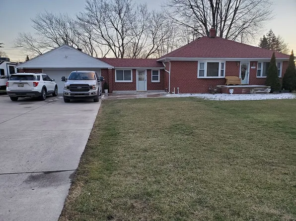 758 Nadeau Rd, Monroe, MI 48162