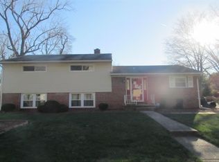 1305 Pine Ridge Ln, Pikesville, MD 21208