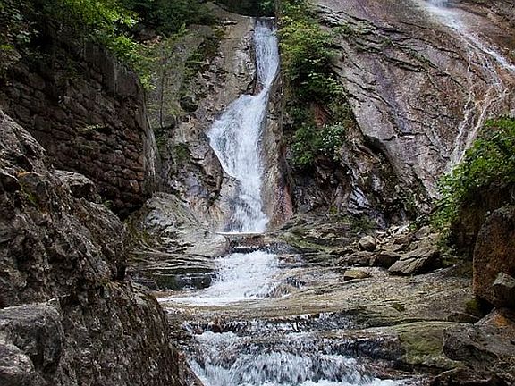 Nearby: Nevele Falls 